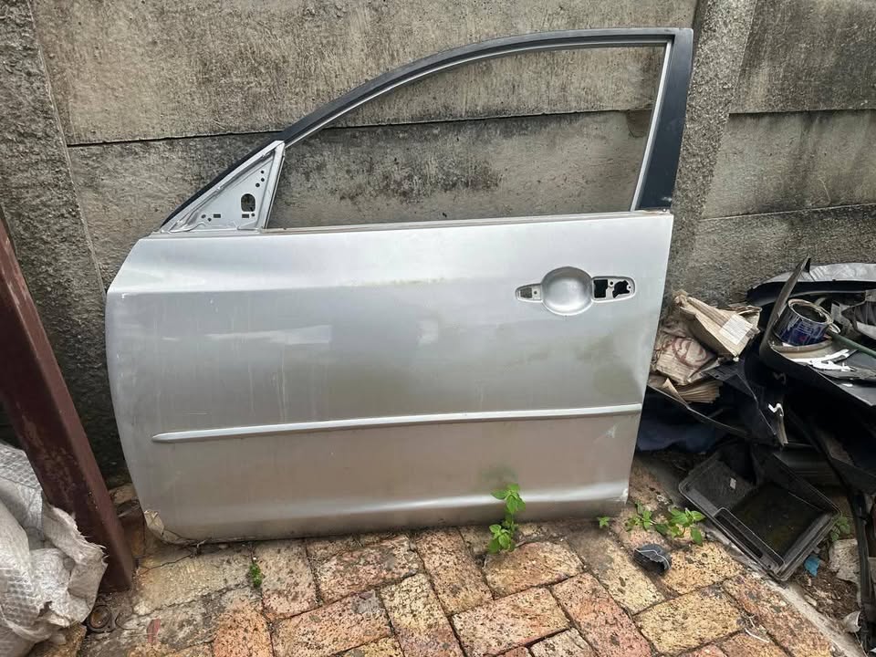 Mazda 3 left door - Private Seller Mazda 3 left door - Private Seller