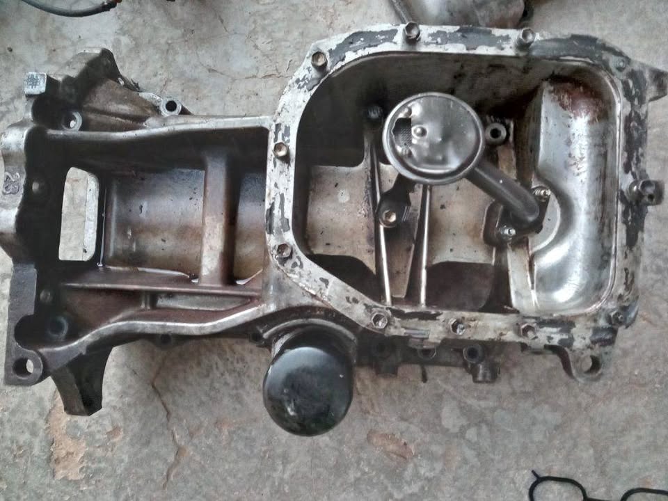 Toyota Yaris 2NZ-FE Oil Pan - Private Seller Toyota Yaris 2NZ-FE Oil Pan - Private Seller