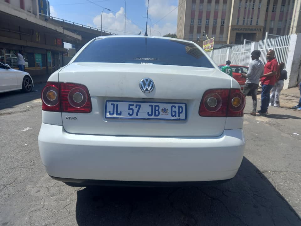 2015 VW POLO VIVO SEDAN 1.4 PETROL, MANUAL TRANSMISSION, WHITE COLOUR, MILEAGE 91000KM