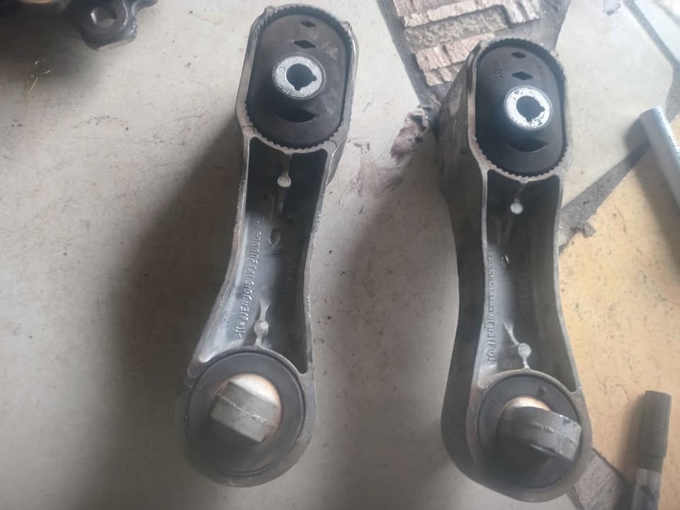 BMW 3 SERIES G20 M SPORT 330E 2019- / ENGINE MOUNT - 6860494 - Private Seller