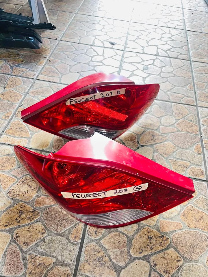 Peugeot 208 taillights - Private Seller Peugeot 208 taillights - Private Seller
