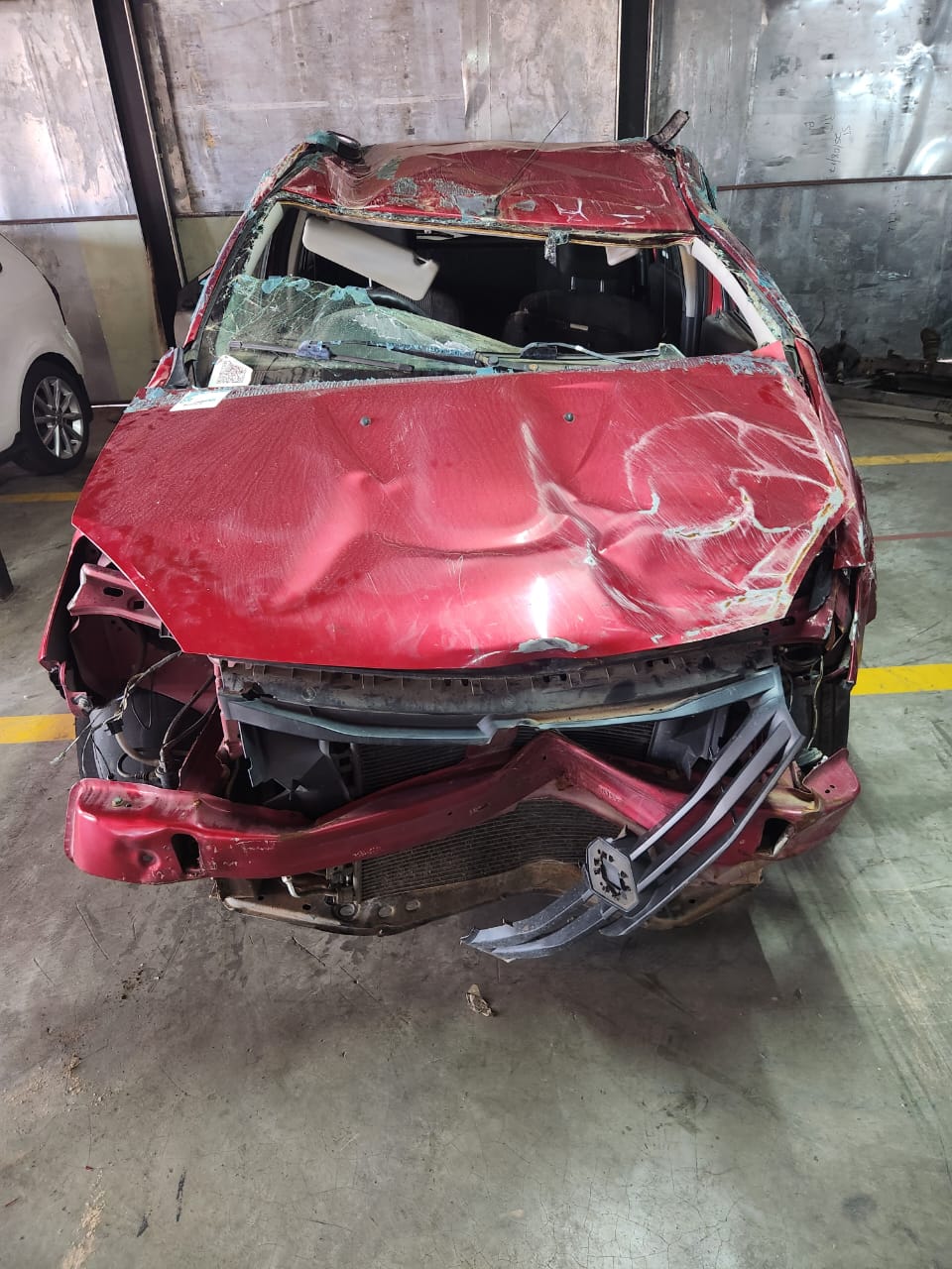 Accident Damaged Cars - Renault