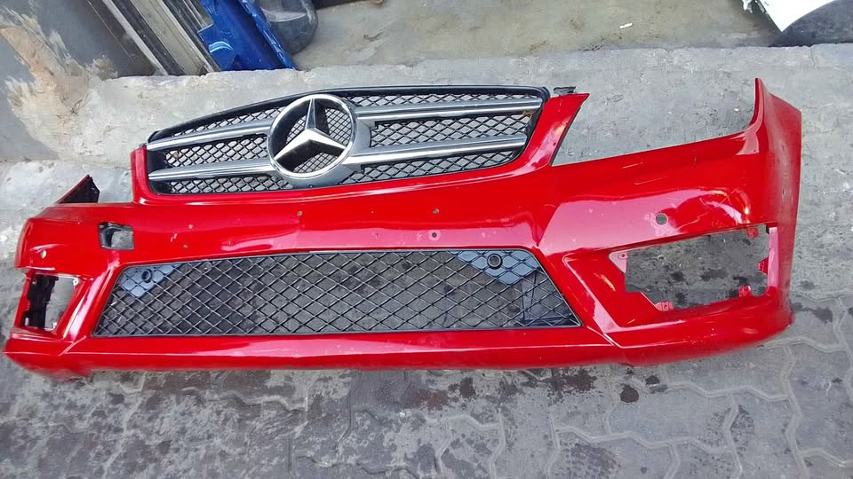 Mercedes Benz C-class w204 bumper and grill
