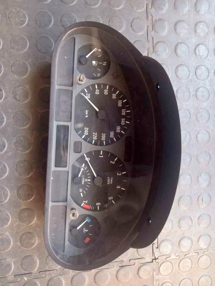 Bmw e46 318ti cluster