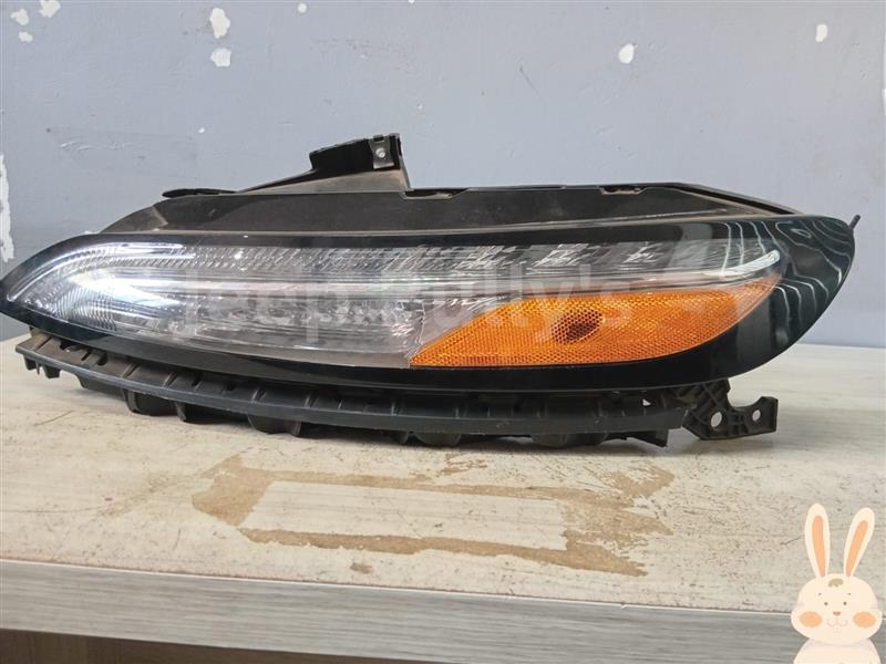 Jeep Cherokee KL | 3.2 L|H | Headlight - Private Seller Jeep Cherokee KL | 3.2 L|H | Headlight - Private Seller