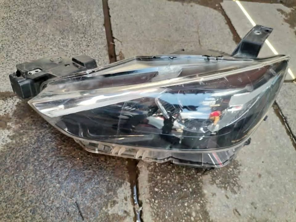 Mazda cx3 Headlight Left side 2015 Used Auto Body Spare Parts - Private Seller Mazda cx3 Headlight Left side 2015 Used Auto Body Spare Parts - Private Seller