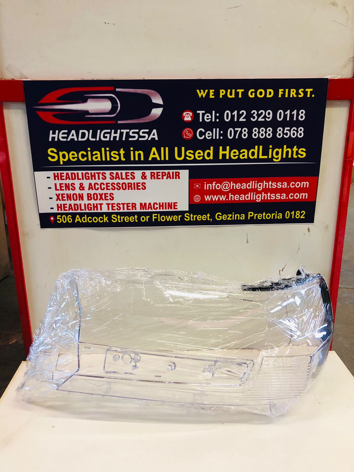 Toyota Land Cruiser LC200 left side headlight lens - Private Seller