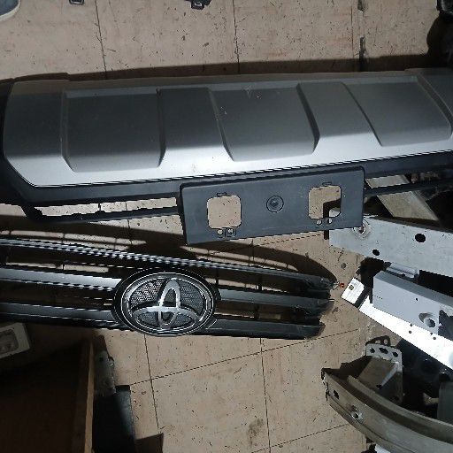 Toyota hilux gd6 bumper spoiler - Private Seller Toyota hilux gd6 bumper spoiler - Private Seller