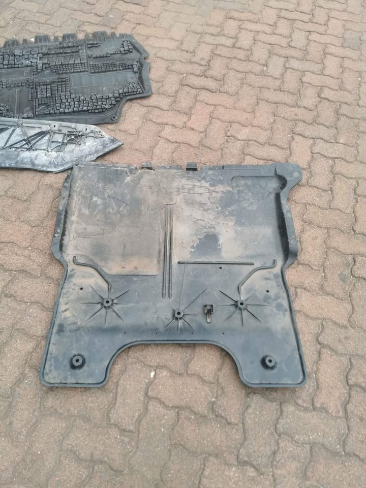 Audi A1, vw T cross, Tiago and polo Aw 2018 engine cover - Private Seller Audi A1, vw T cross, Tiago and polo Aw 2018 engine cover - Private Seller