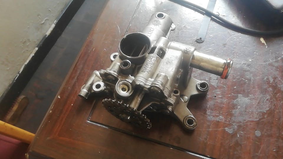Volvo S60 D5 2012 oil pump for sale - Private Seller