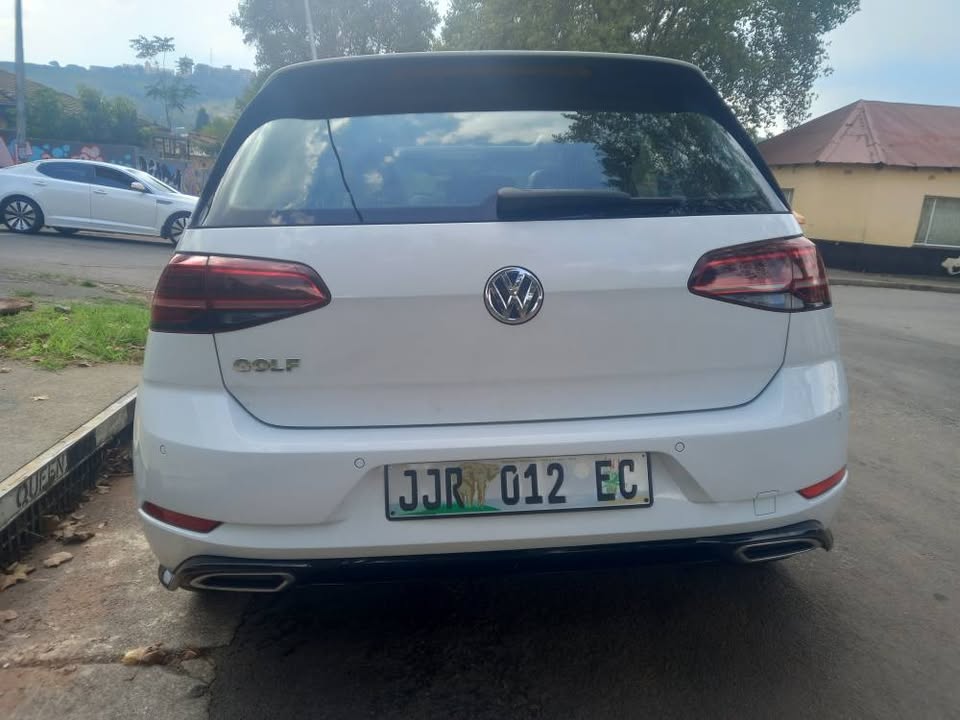 2019 VW Golf 7 RLine 1.4 Petrol, Manual, 62000kms, R200,000. Sunroof Leather seat