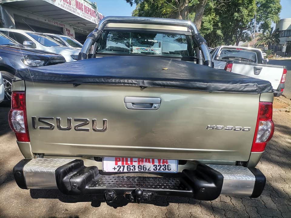 Used Isuzu KB 300D-Teq double cab 4x4 LX - Private Seller