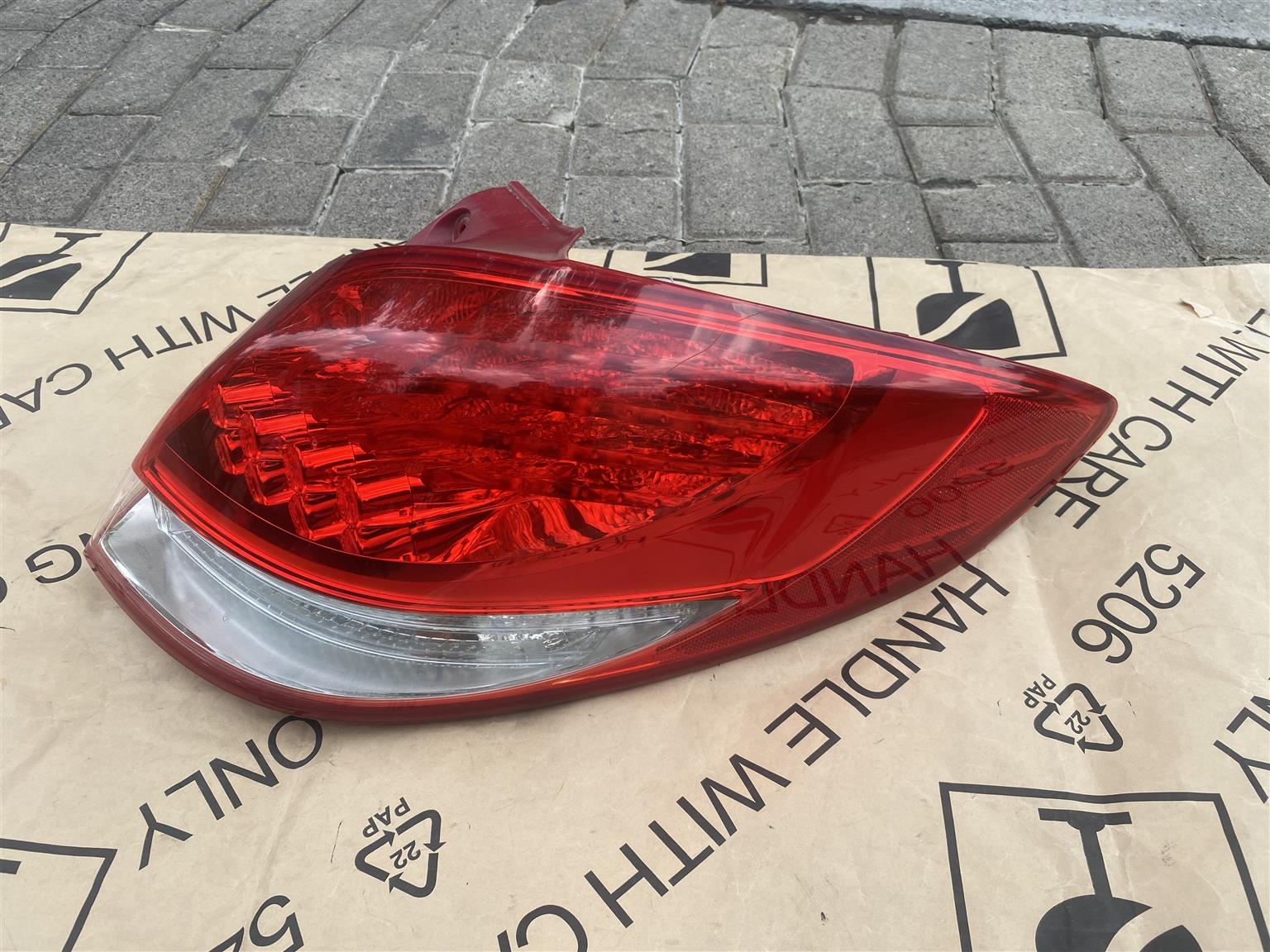 2015 HYUNDAI VELOSTER LED TAIL LIGHT RIGHT SIDE FOR SALE. IN PRISTINE CONDITION - Private Seller 2015 HYUNDAI VELOSTER LED TAIL LIGHT RIGHT SIDE FOR SALE. IN PRISTINE CONDITION - Private Seller