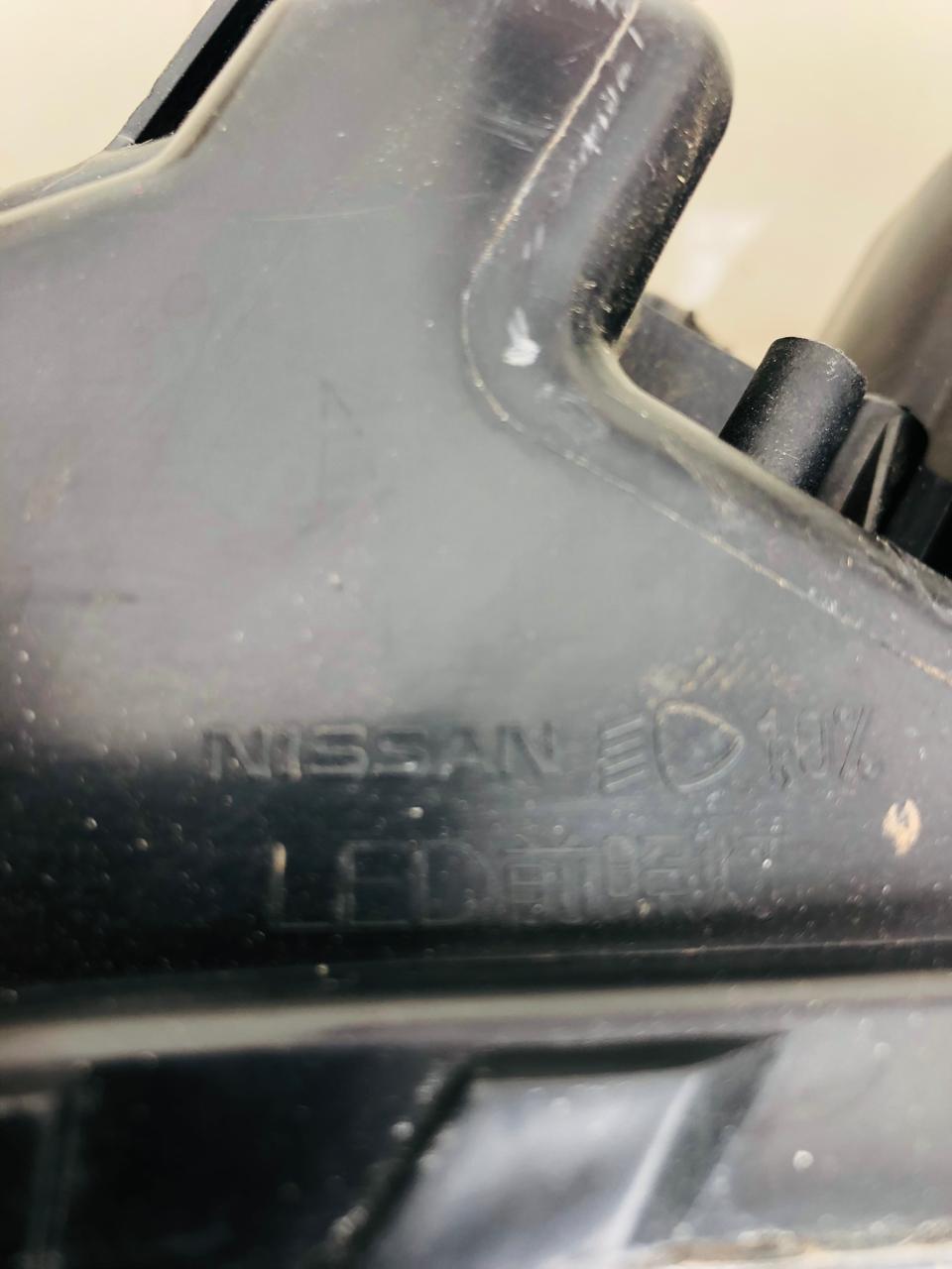 Nissan Xtrail left and right side LED headlights - Private Seller Nissan Xtrail left and right side LED headlights - Private Seller