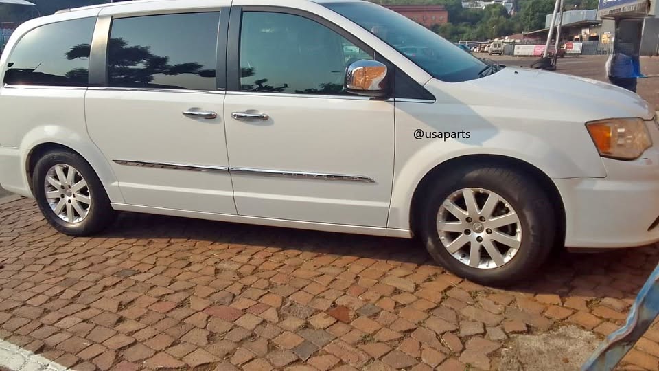 2014 Chrysler Grand Voyager 2.8 MK3 – Body Parts Available - Private Seller 2014 Chrysler Grand Voyager 2.8 MK3 – Body Parts Available - Private Seller