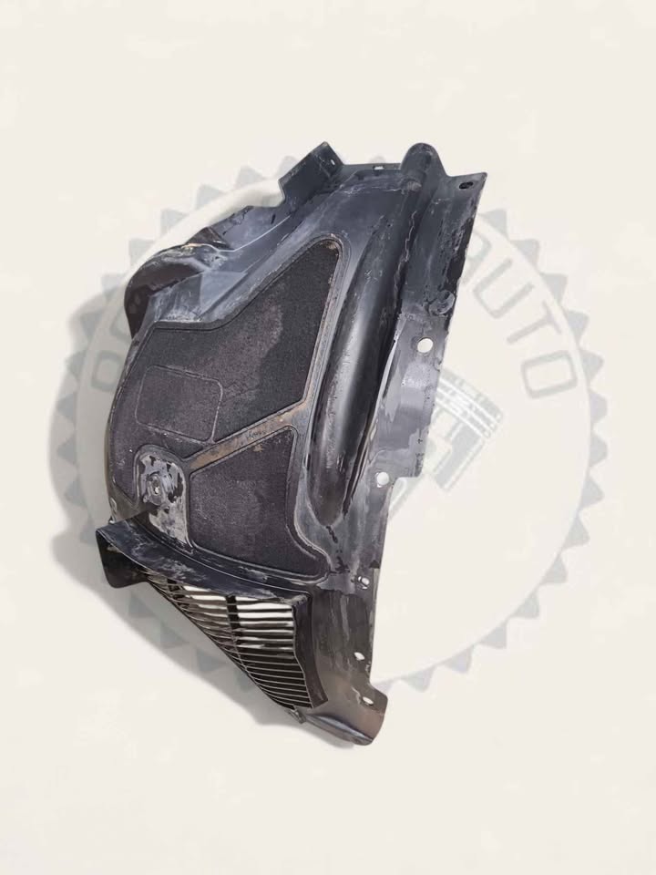 BMW F16 X6 AND F96 X6M LEFT FRONT FENDER LINER AVAILABLE FOR SALE - Private Seller