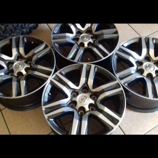 Toyota rim