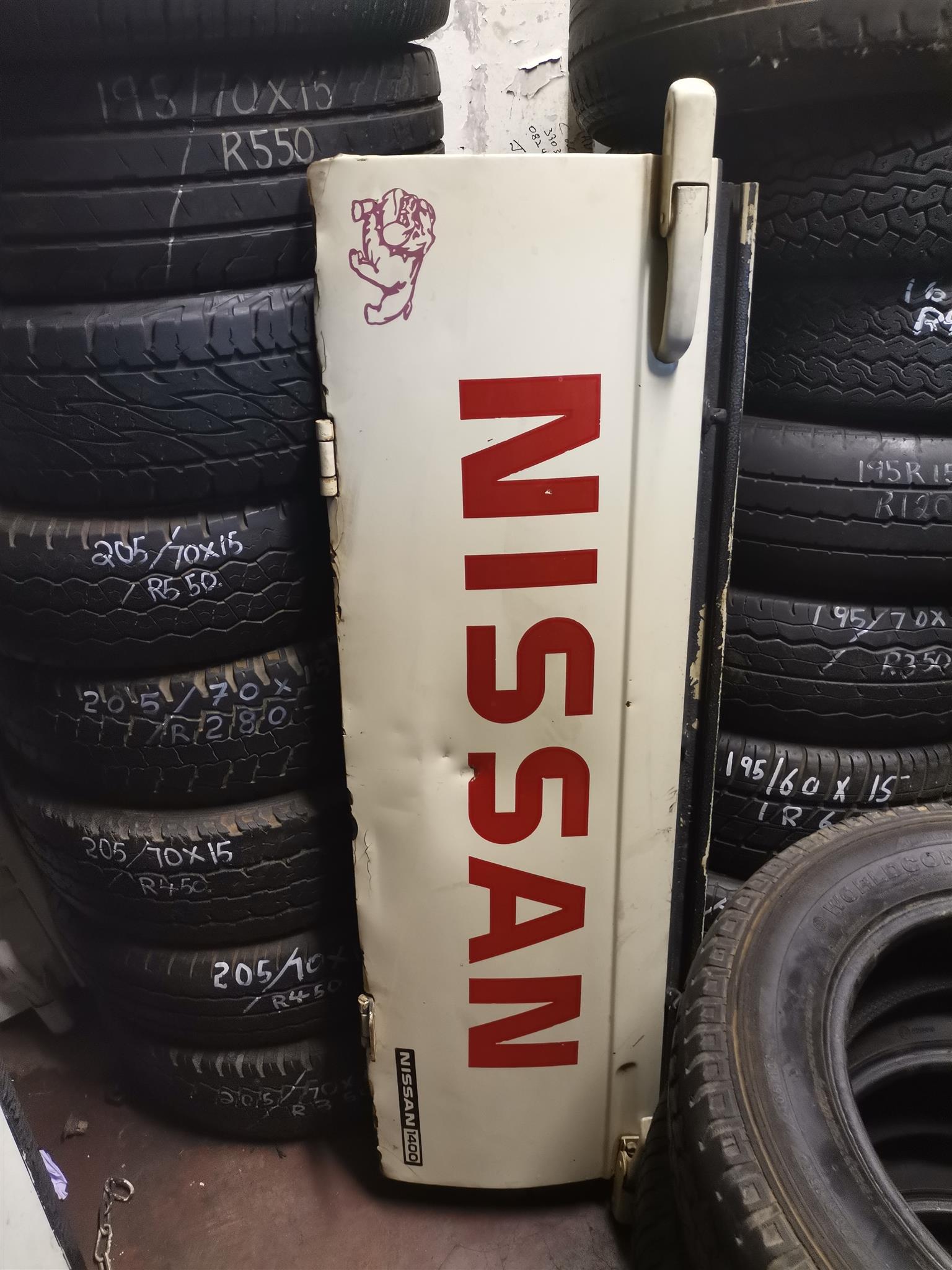 TAIL GATES FOR SALE DIFFERENT NISSAN