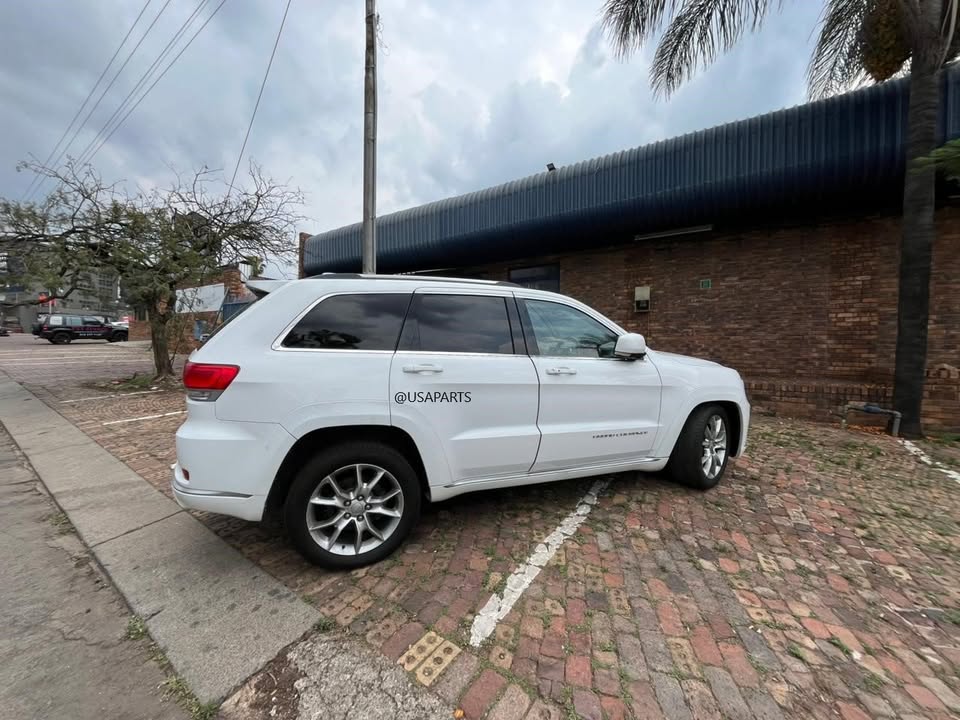 2016 Jeep Grand Cherokee 3.0 Summit - Private Seller 2016 Jeep Grand Cherokee 3.0 Summit - Private Seller