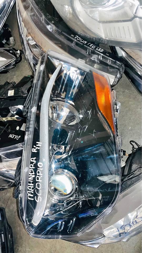 Mahindra Scorpio headlight - Private Seller Mahindra Scorpio headlight - Private Seller