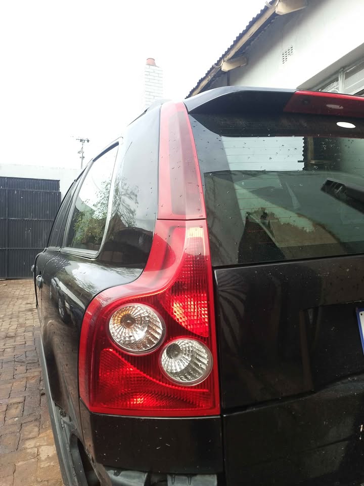 VOLVO XC90 2008 LEFT TAILLIGHT FOR SALE - Private Seller VOLVO XC90 2008 LEFT TAILLIGHT FOR SALE - Private Seller