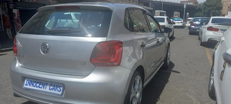 2011 VW POLO 6 1.4 MANUAL TRANSMISSION, SILVER COLOUR, MILEAGE