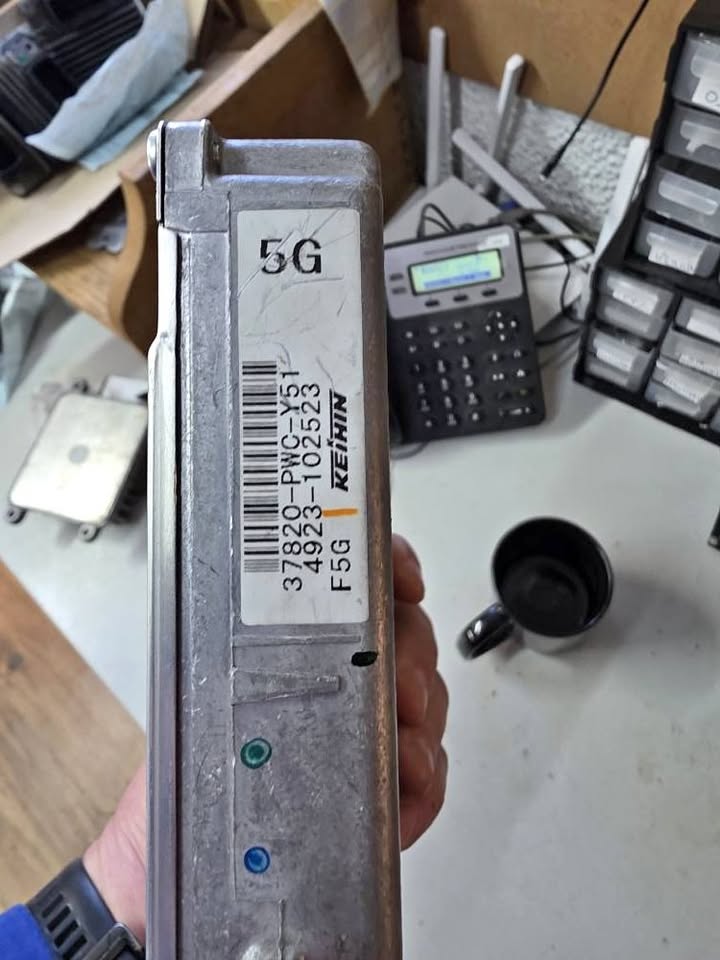 Honda Jazz GD3 1.5 AUTOMATIC ECUS - Private Seller Honda Jazz GD3 1.5 AUTOMATIC ECUS - Private Seller