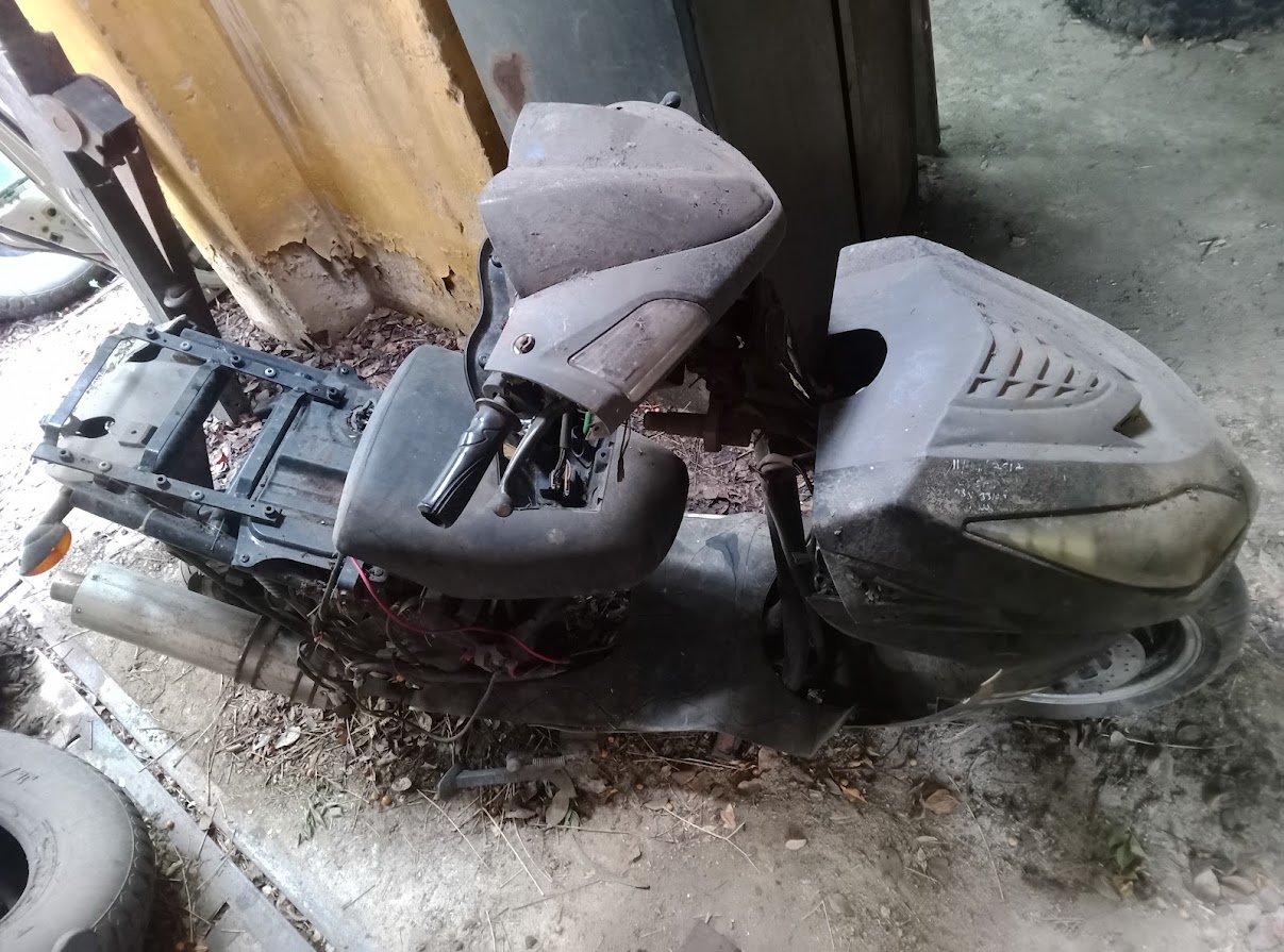 Accident Damaged 150cc ZAP Scooter