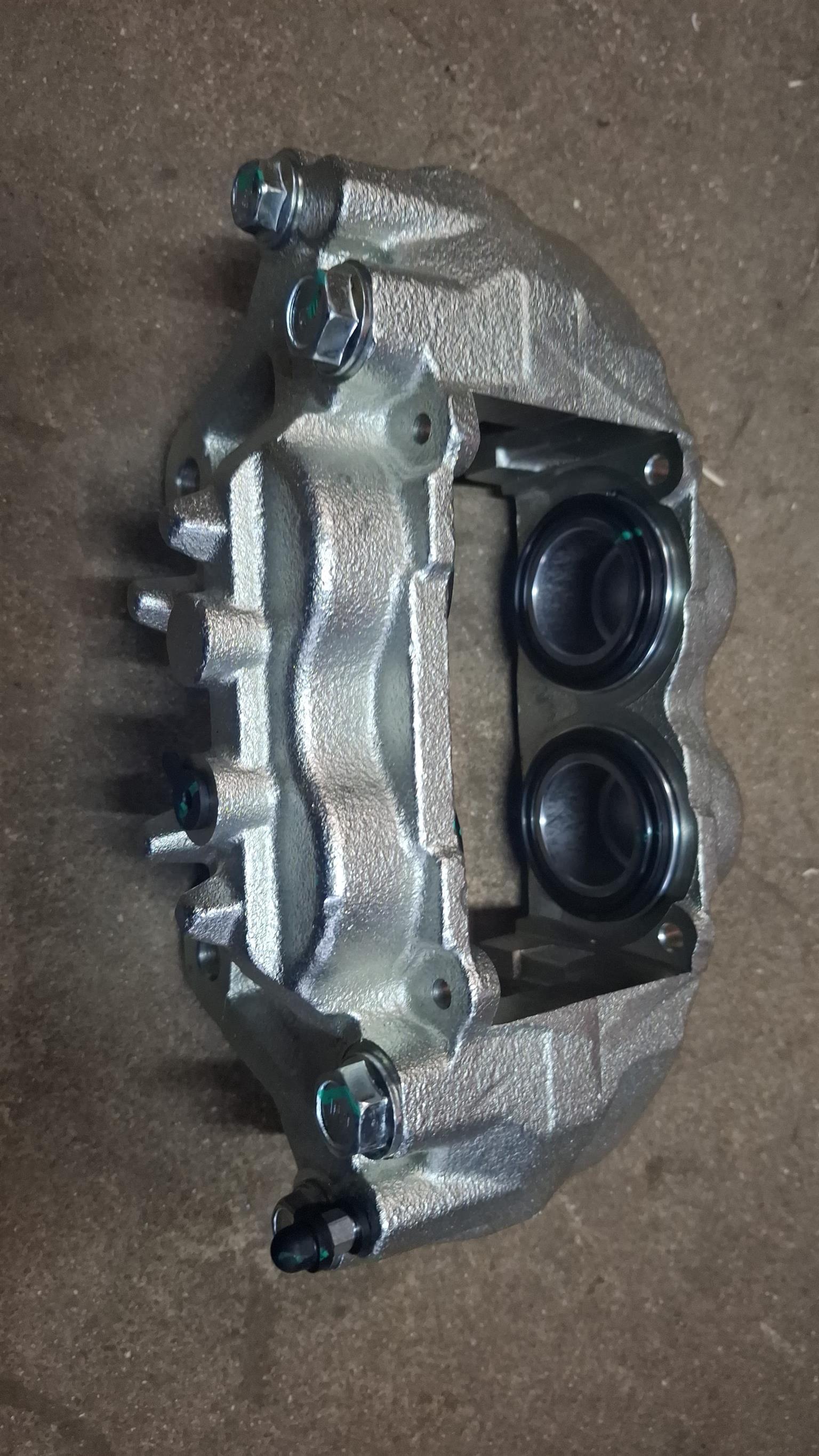 Mitsubishi Pajero gen 4 front calipers brand new for sale - Private Seller