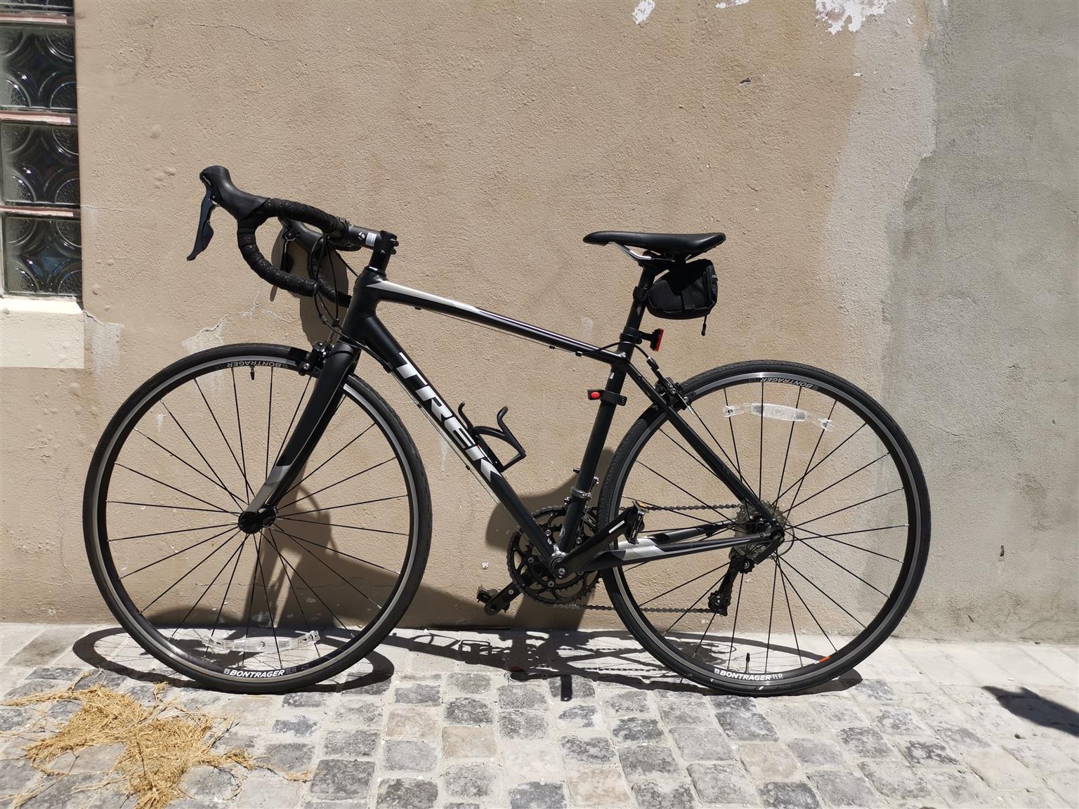 trek domane al 2 sportive road bike in carbon