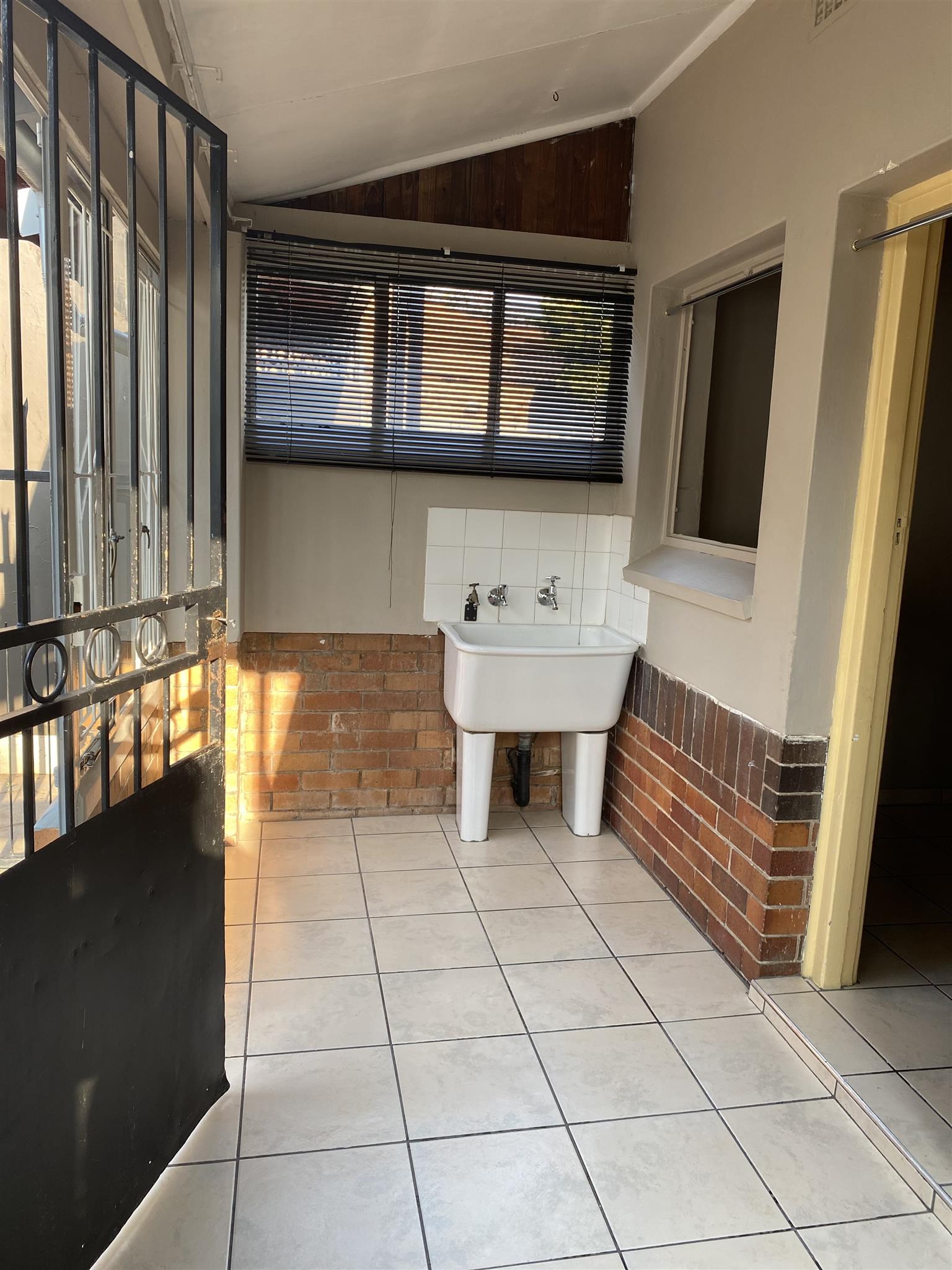 Spacious house in Mountain View, Pretoria for rent Junk Mail