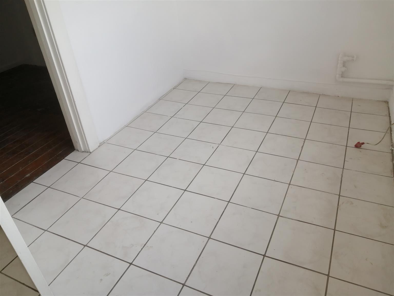 2 BED 1 BATH HOUSE IN TOWNSVIEW, JHB SOUTH Junk Mail