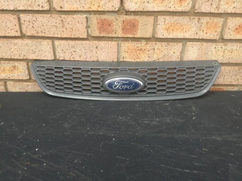 Ford Ikon Main bumper Grill - Private Seller Ford Ikon Main bumper Grill - Private Seller