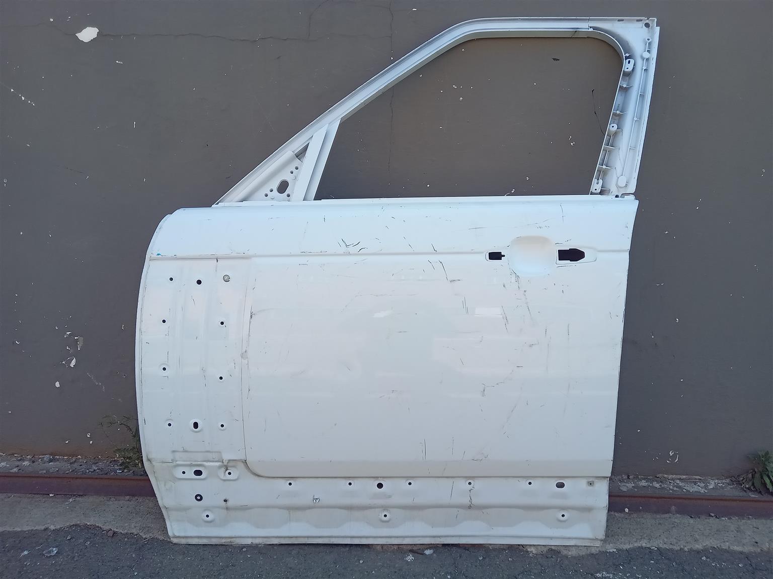 Range Rover Vogue HSE L405 Front Door - Private Seller Range Rover Vogue HSE L405 Front Door - Private Seller