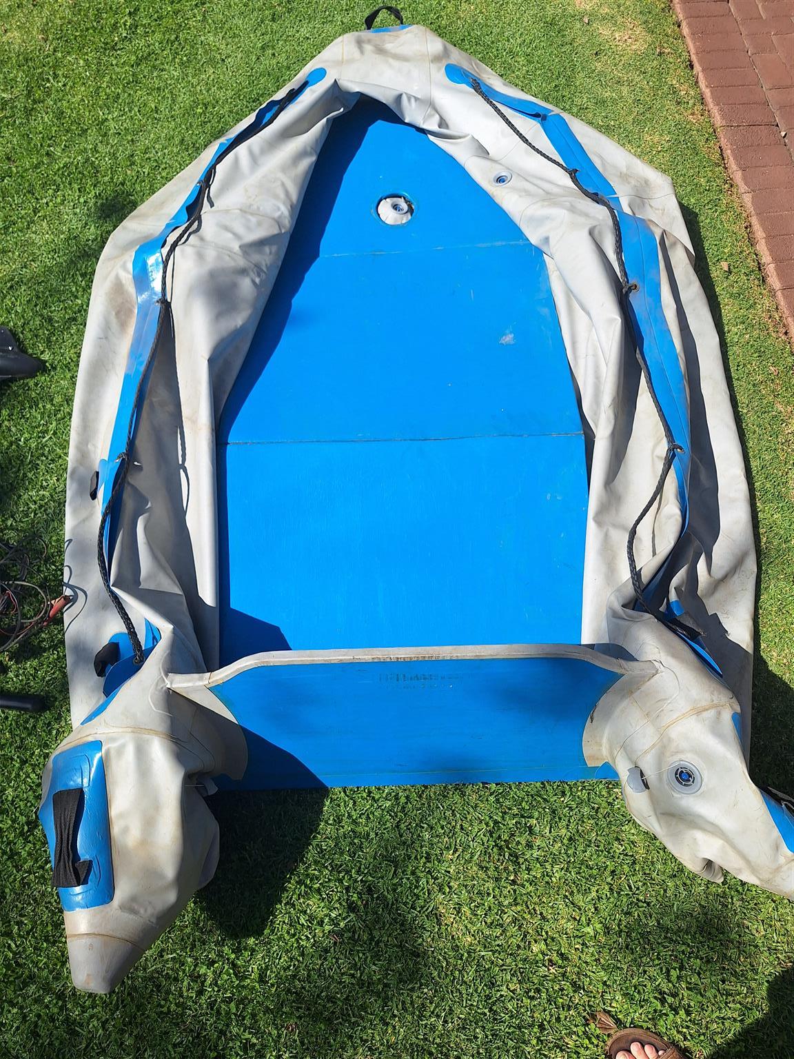 Inflatable boat with Fishfinder