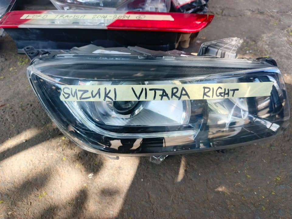 Suzuki Vitara right Headlight - Private Seller Suzuki Vitara right Headlight - Private Seller