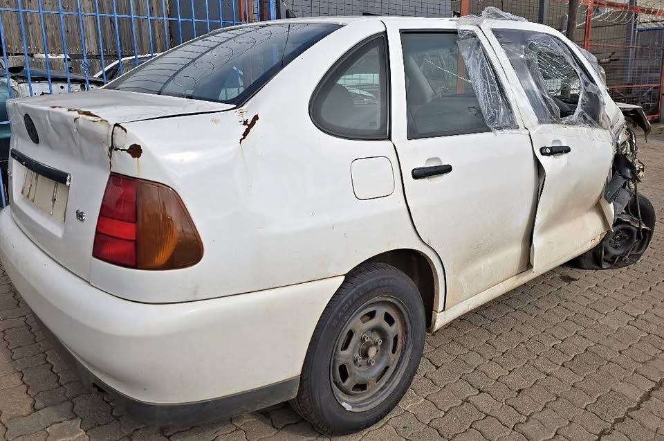 Volkswagen Polo Classic 1.6 Stripping For Spare Parts Geraldene - Private Seller Volkswagen Polo Classic 1.6 Stripping For Spare Parts Geraldene - Private Seller