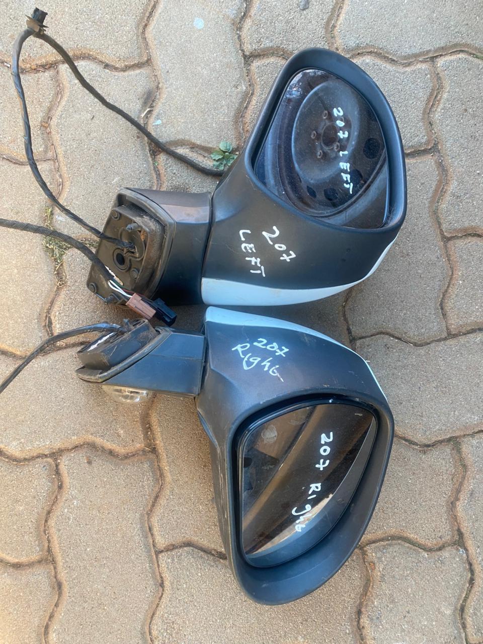 Peugeot 207 left and right mirror for sale in good condition - Private Seller Peugeot 207 left and right mirror for sale in good condition - Private Seller