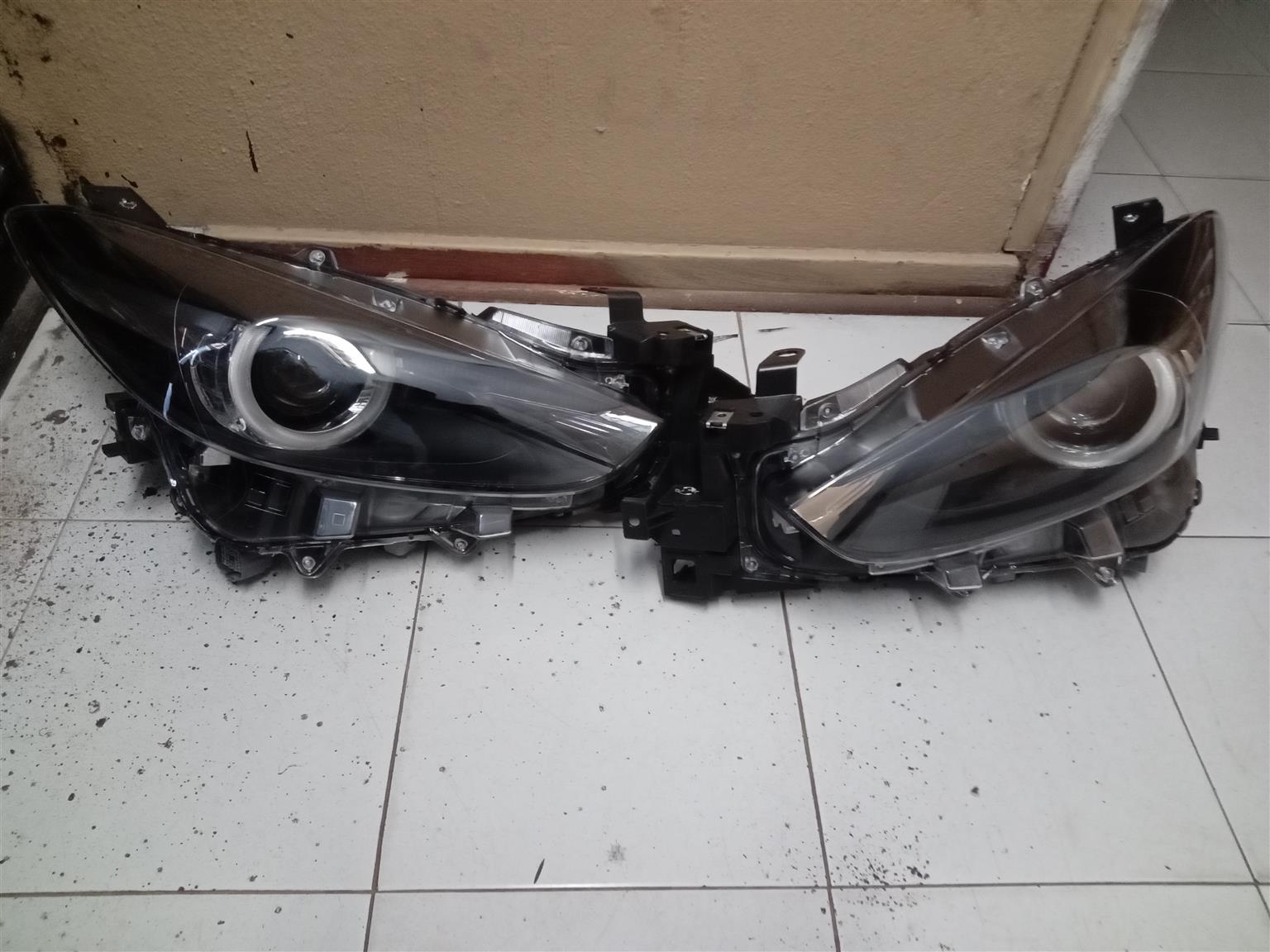 Mazda 3 left&right headlight - Private Seller Mazda 3 left&right headlight - Private Seller