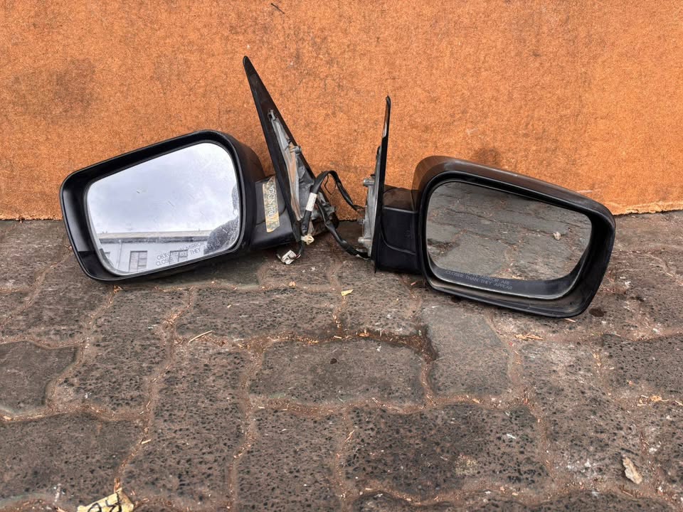Mahindra Scorpia Mirror - Private Seller Mahindra Scorpia Mirror - Private Seller