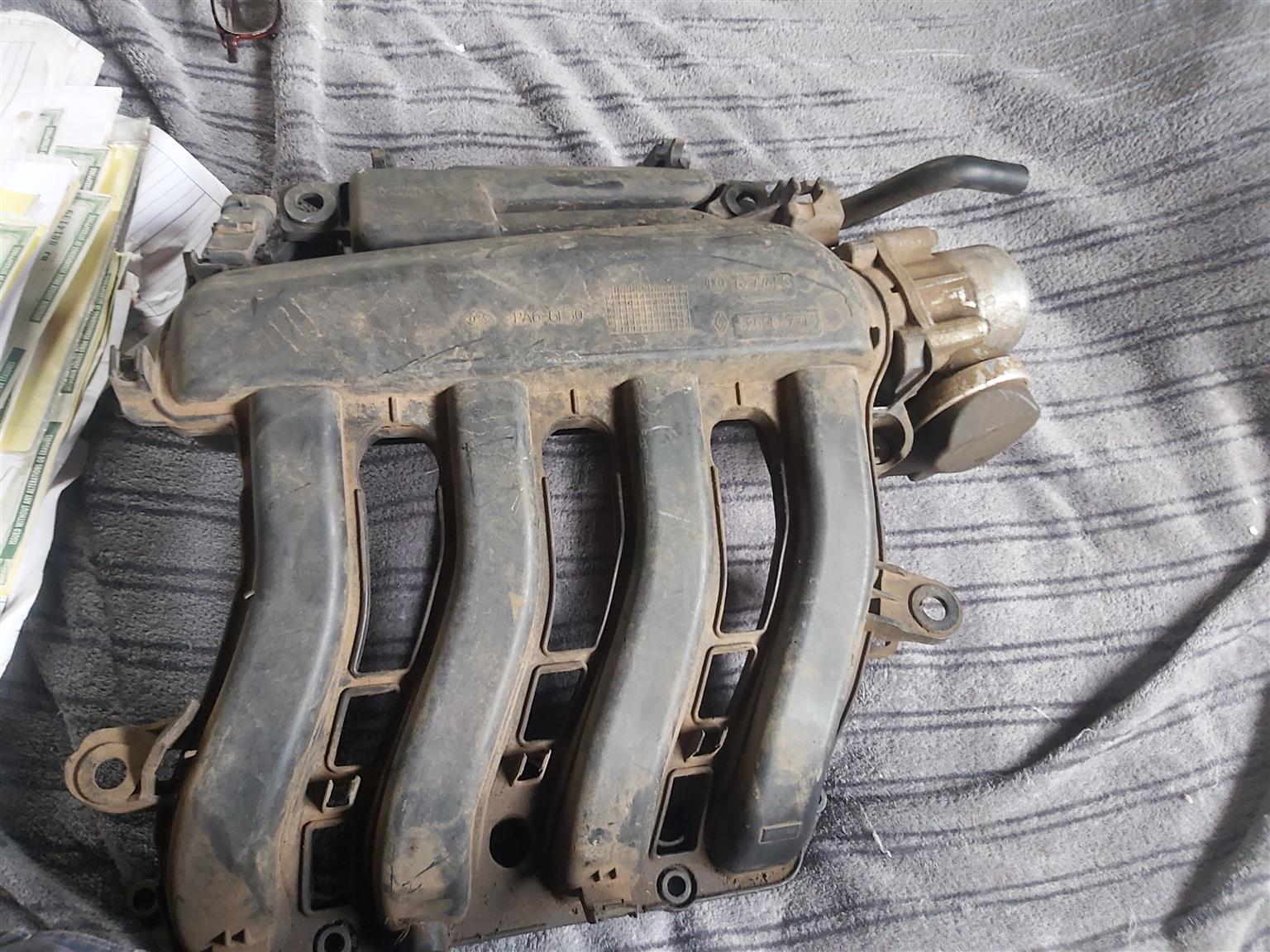 Clio 3 intake with trotle - Private Seller Clio 3 intake with trotle - Private Seller