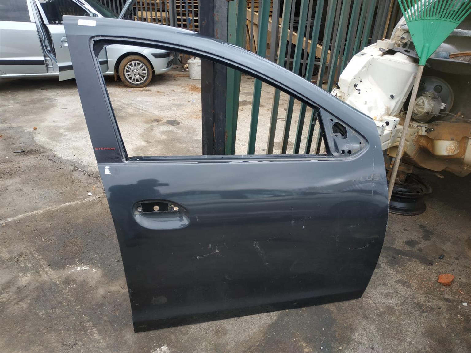 2018 Onwards Renault Sandero Stepway Right front door shell for sale - Private Seller