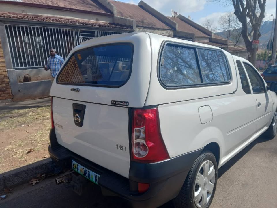 2014 Nissan NP200 1.6 Petrol, Manual, White, Has Canopy 72000km