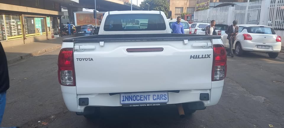 2018 TOYOTA HILUX 2.4GD6 DIESEL, MANUAL TRANSMISSION, WHITE COLOUR