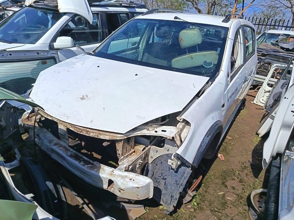 Renault Sandero Stepway stripping for spares - Private Seller
