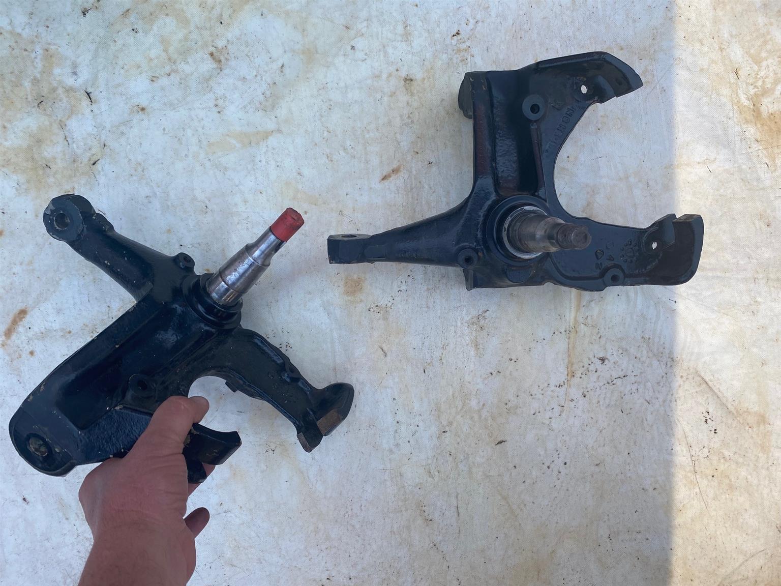 Chevrolet C spindles Hubs Left & Right - Private Seller