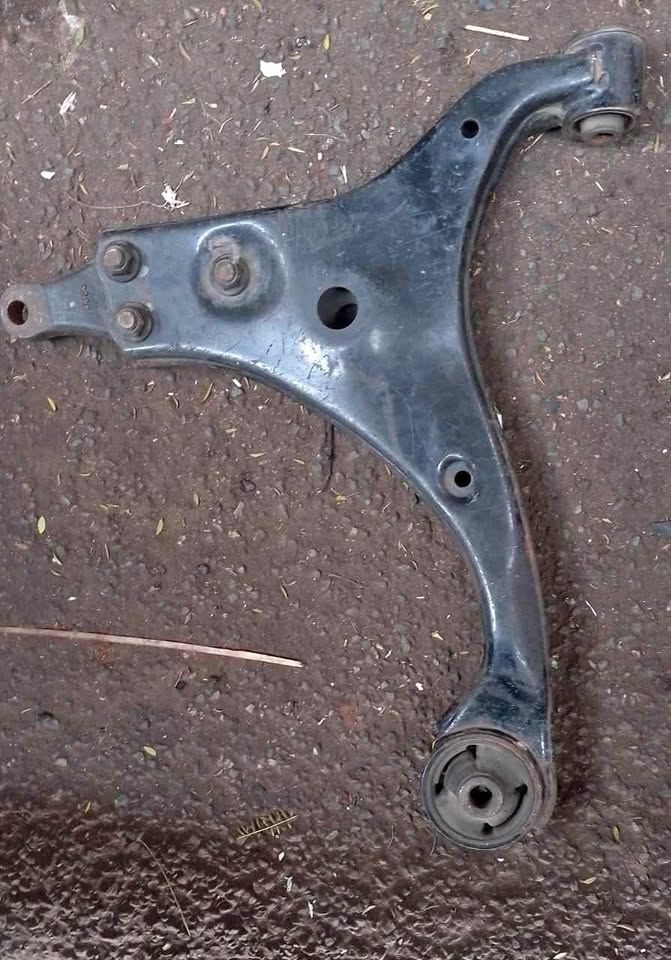 Kia cerato koup LHS control arm - Private Seller Kia cerato koup LHS control arm - Private Seller