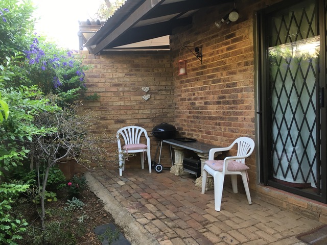Garden Flat Flat E  SINGLE Use Menlyn Pretoria