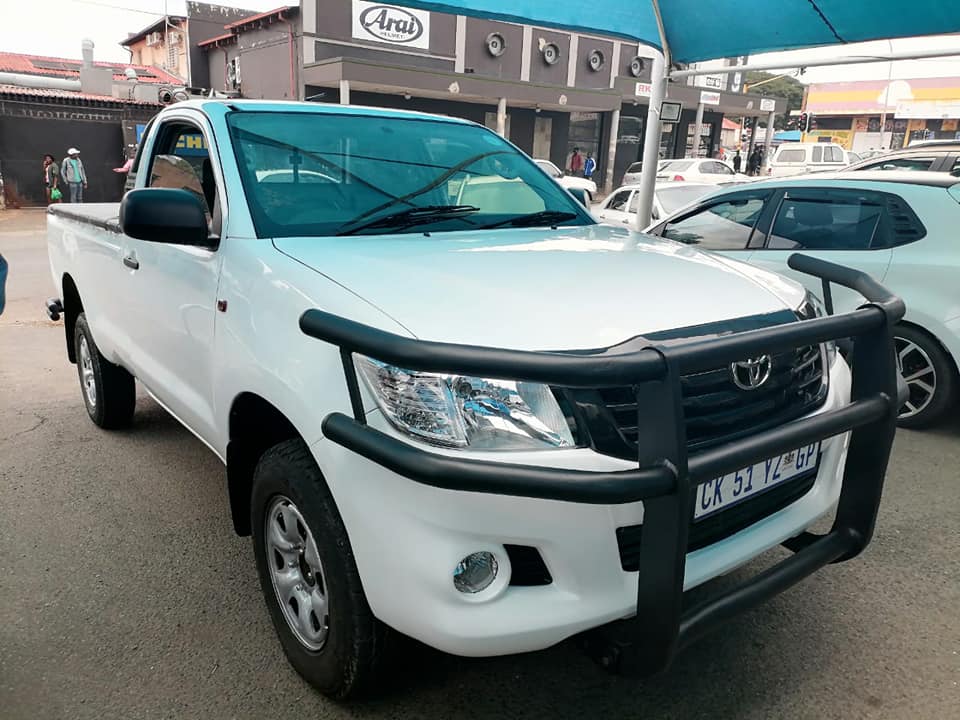 2013 TOYOTA HILUX 2.5 D4D SINGLE CAB MANUAL