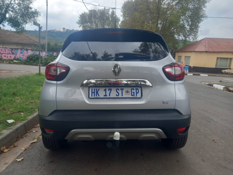 2018 RENAULT CAPTUR 900T PETROL, MANUAL, SILVER,SERVICE BOOK, SPARE KEY.